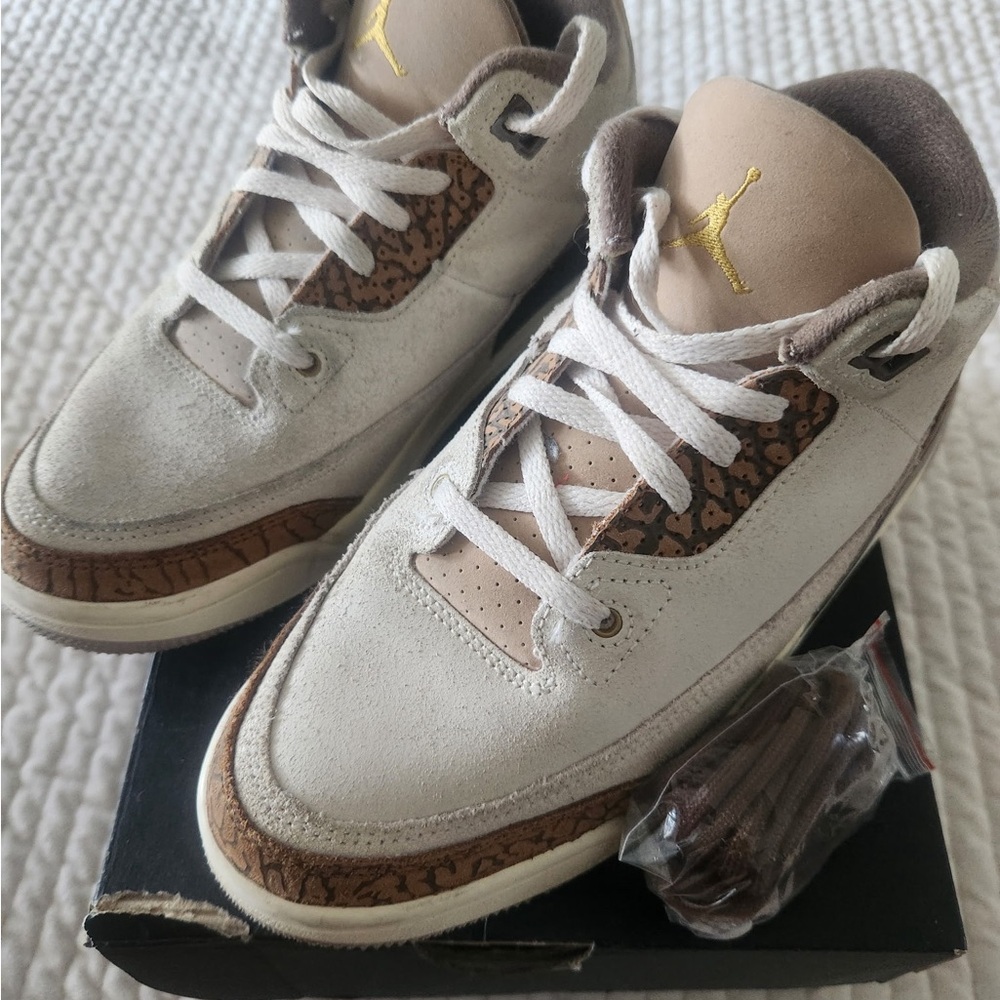 Jordan Kids Cream and Brown Sneakers-size 3